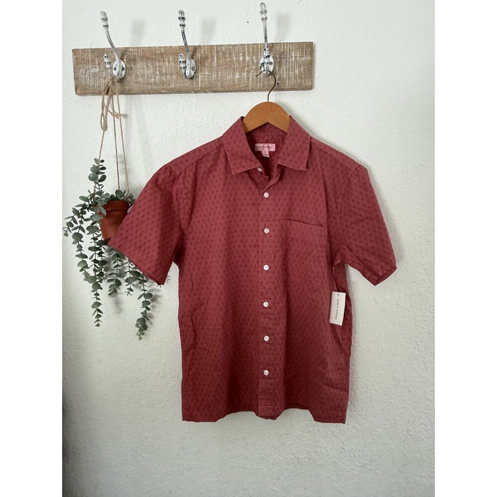NWT Sun+Stone Men's Button Up Shirt Small Burgundy Textured Short Sleeve Cotton